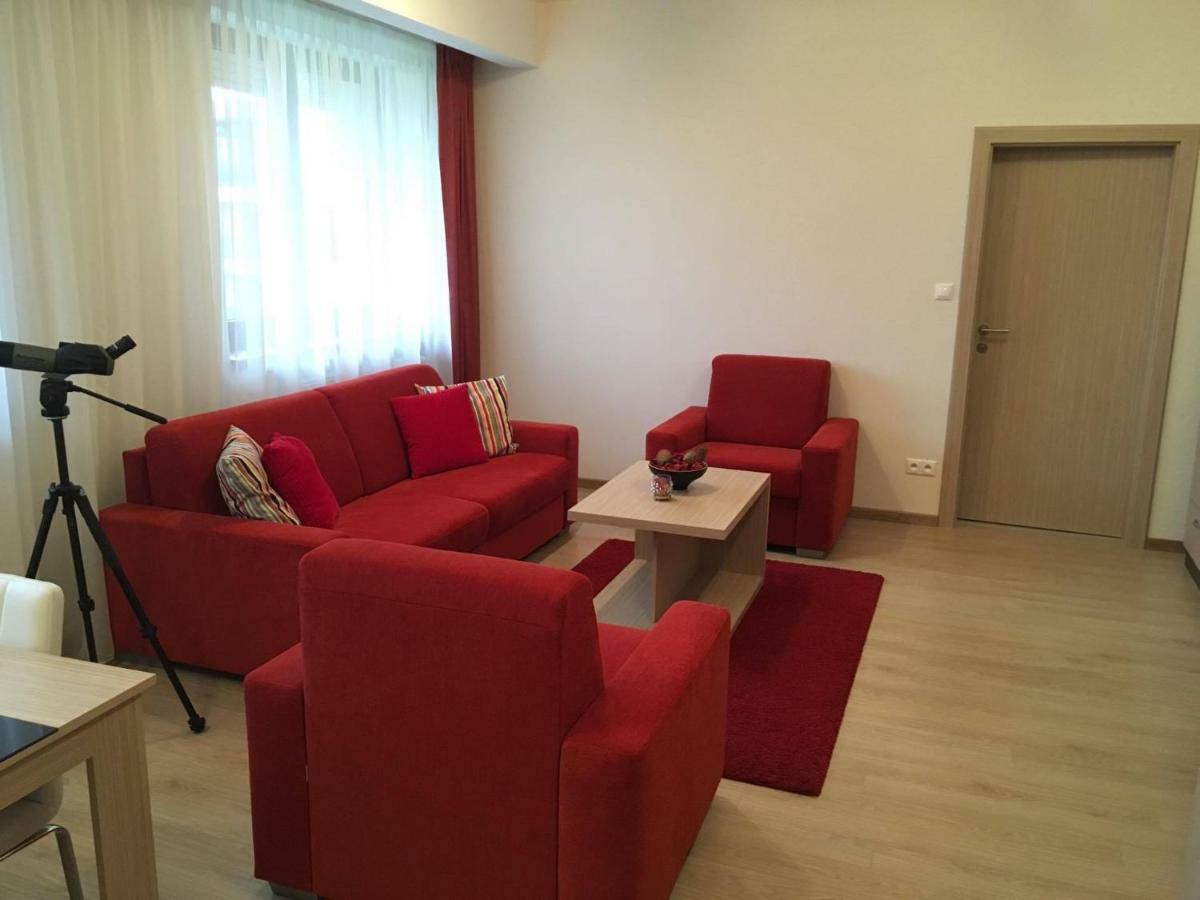 Apartmany Sabai Dee สตารา เลชนา ภายนอก รูปภาพ